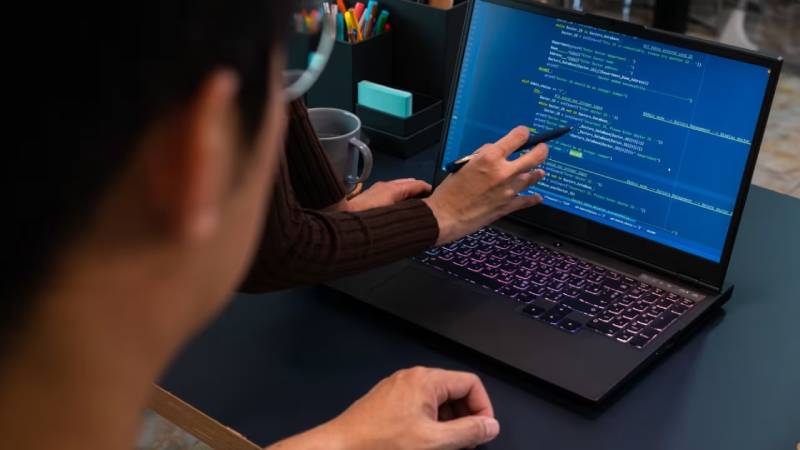 措勤县工业软件定制开发:破局传统制造数字化转型的“精准钥匙”
